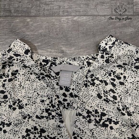 H&M Sleeveless V Neck Mini Dress Size XS - Picture 2 of 5